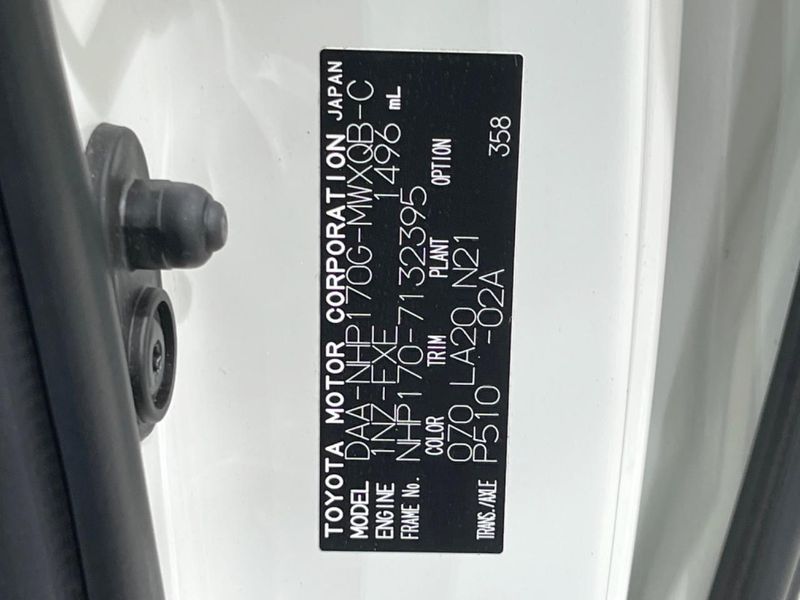 2018 Toyota Sienta DAA-NHP170G (UW-6a77f13a039b9)[1]
