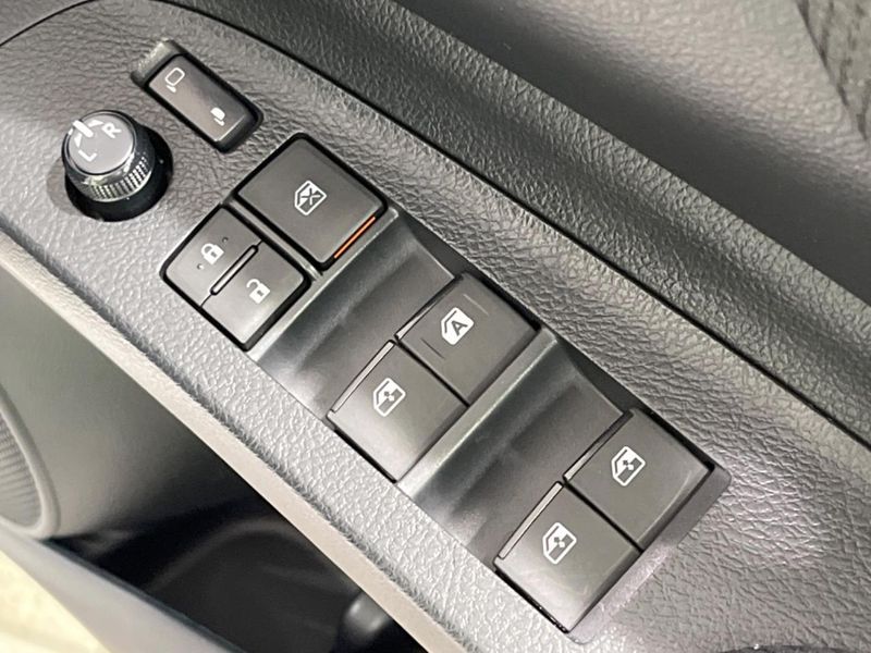 2018 Toyota Sienta DAA-NHP170G (UW-6a77f13a039b9)[18]