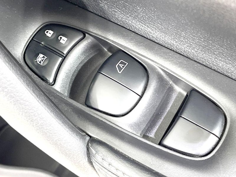 2014 Nissan X-Trail DBA-NT32 (UW-6a77f14889376)[13]