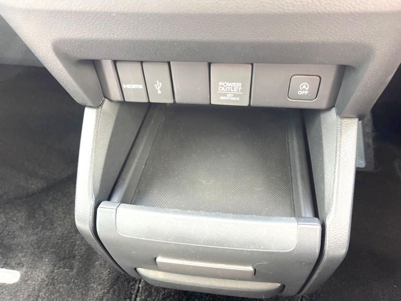 2017 Honda Odyssey DBA-RC1 (UW-6a77f14f8a359)[18]