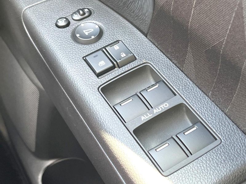 2017 Honda Odyssey DBA-RC1 (UW-6a77f14f8a359)[28]