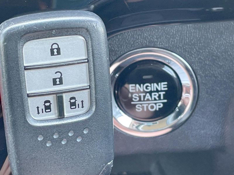 2016 Honda Stepwgn Spada DBA-RP4 (UW-6a77f1571c6f3)[27]