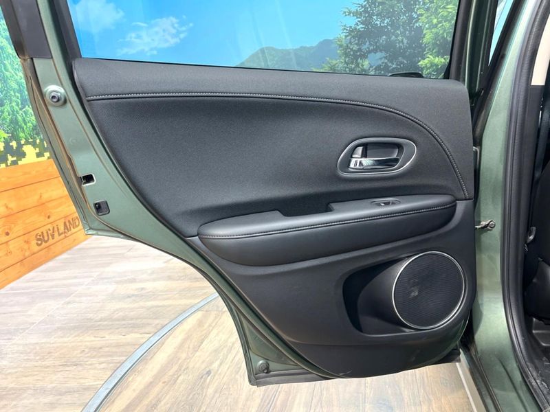 2018 Honda Vezel DAA-RU3 (UW-6a77f16237fa3)[14]
