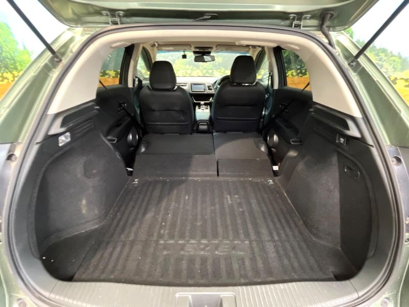 2018 Honda Vezel DAA-RU3 (UW-6a77f16237fa3)[21]