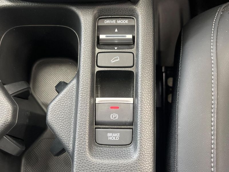 2021 Honda Vezel 6AA-RV5 (UW-6a77f16658180)[26]