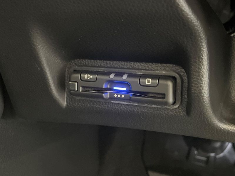 2021 Honda Vezel 6AA-RV5 (UW-6a77f16658180)[24]