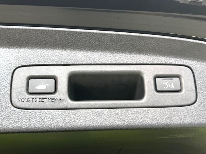 2021 Honda Vezel 6AA-RV5 (UW-6a77f1677a5ba)[22]