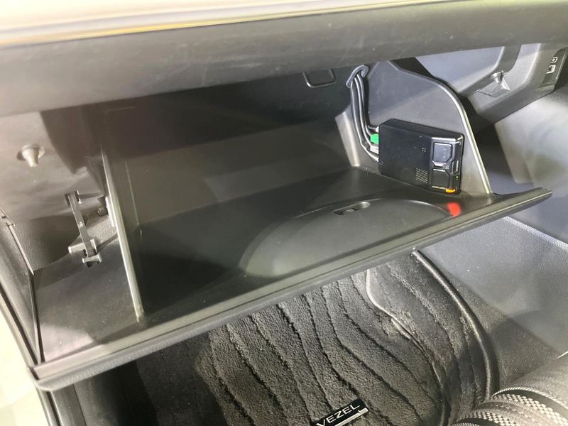 2022 Honda Vezel 6AA-RV5 (UW-6a77f16a7266d)[28]