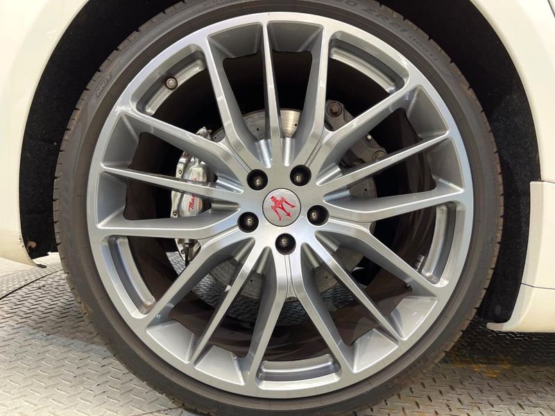 2016 Maserati Quattroporte ABA-MQP38A (UW-6a77f1dc6b13f)[23]