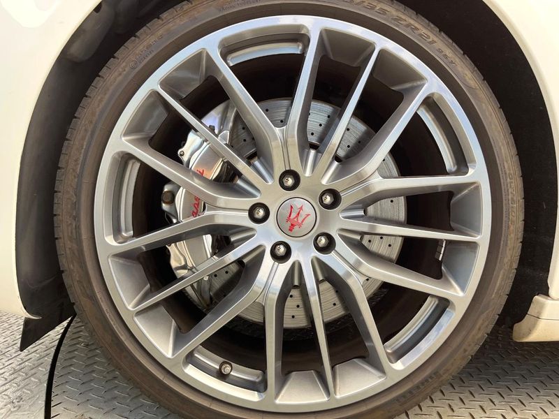 2016 Maserati Quattroporte ABA-MQP38A (UW-6a77f1dc6b13f)[29]