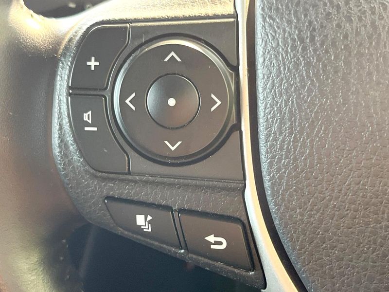 2015 Toyota Voxy DBA-ZRR80W (UW-6a77f1ec9aa81)[25]