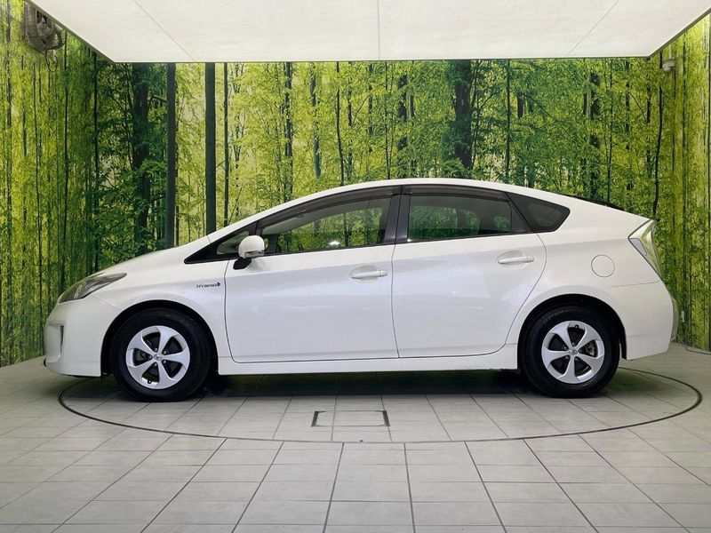 2013 Toyota Prius DAA-ZVW30 (UW-6a77f2168dfbd)[11]