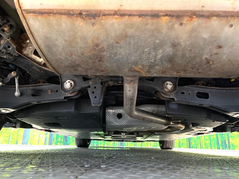 2017 Toyota Prius DAA-ZVW50 (UW-6a77f21cd70f3)[11]