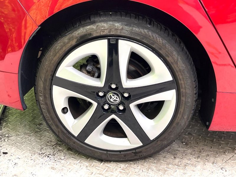 2017 Toyota Prius DAA-ZVW50 (UW-6a77f21cd70f3)[27]