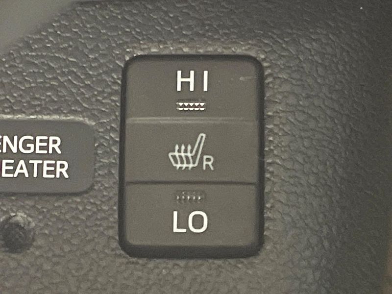 2016 Toyota Prius DAA-ZVW51 (UW-6a77f21e8974b)[19]