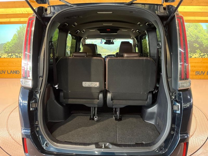 2018 Toyota Esquire DAA-ZWR80G (UW-6a77f231827fb)[11]