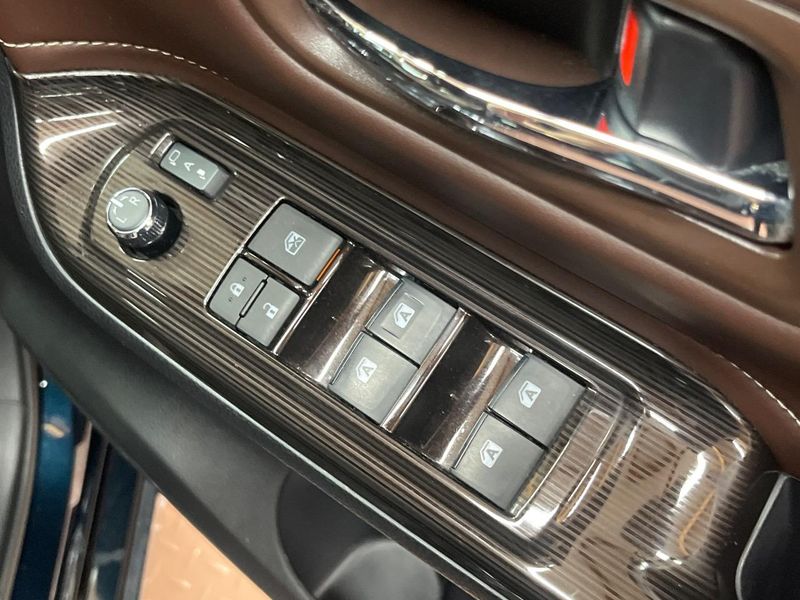 2018 Toyota Esquire DAA-ZWR80G (UW-6a77f231827fb)[25]