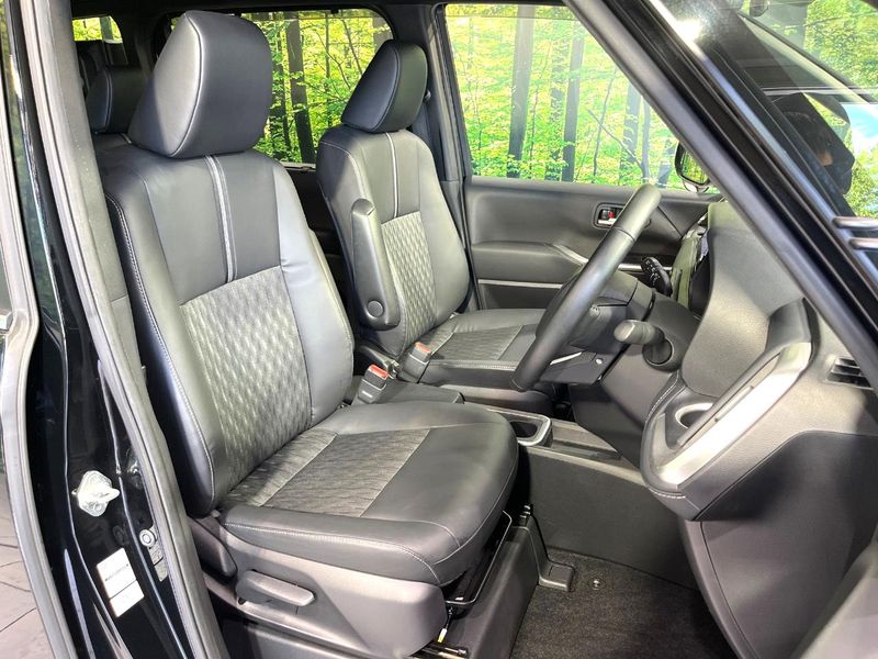 2022 Toyota Noah 6AA-ZWR90W (UW-6a77f236b84b9)[21]