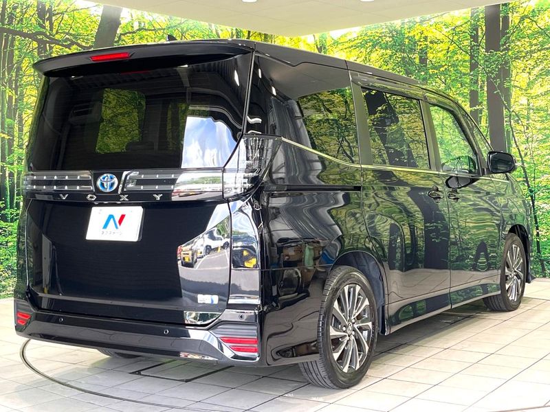 2023 Toyota Voxy 6AA-ZWR90W (UW-6a77f23b6c0e5)[9]