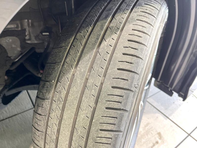 2023 Toyota Voxy 6AA-ZWR90W (UW-6a77f23b6c0e5)[18]