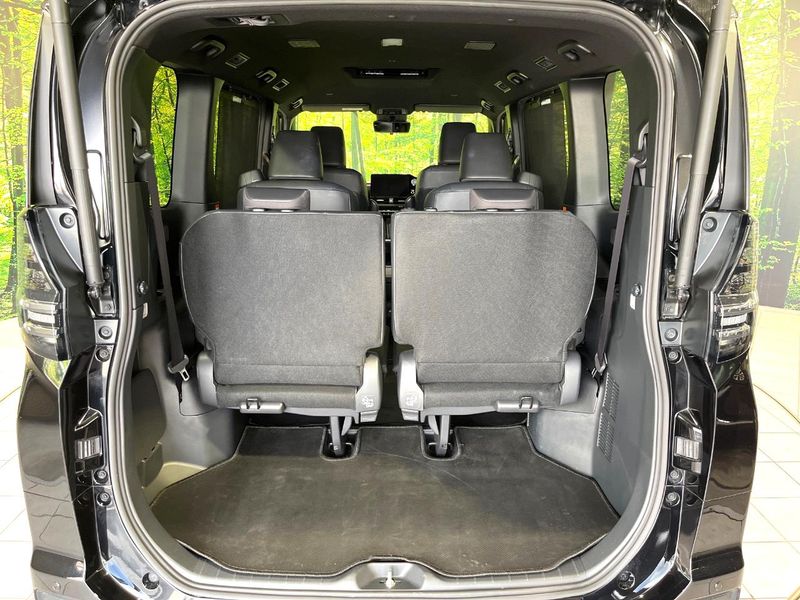 2023 Toyota Voxy 6AA-ZWR90W (UW-6a77f23b6c0e5)[29]