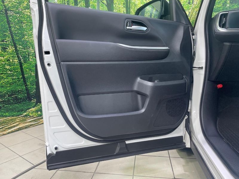 2023 Toyota Noah 6AA-ZWR90W (UW-6a77f23cc88ac)[23]