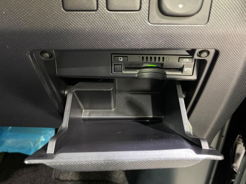 2017 Toyota Estima DBA-ACR50W (UW-6a793f8f45322)[28]