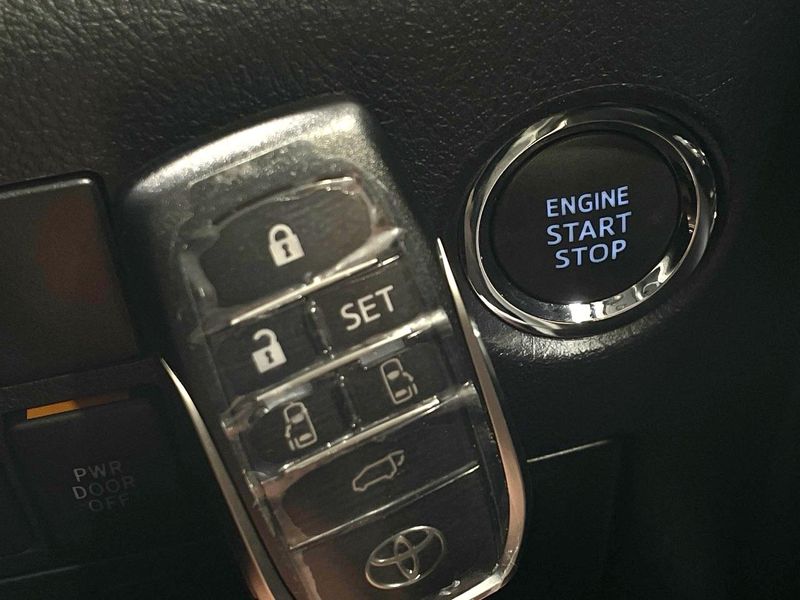 2020 Toyota Vellfire DBA-AGH30W (UW-6a793f99baccd)[26]