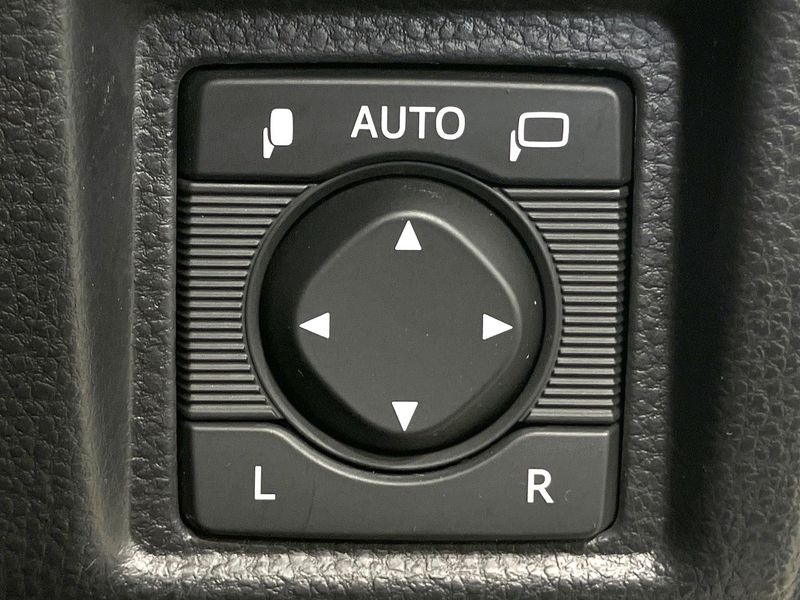 2019 Toyota Crown Hybrid 6AA-AZSH20 (UW-6a793fd6f2ce7)[12]