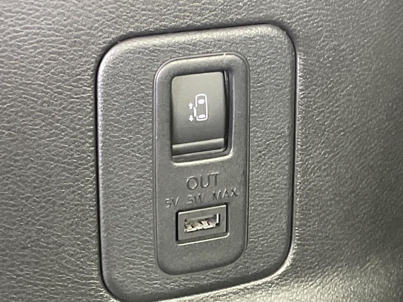 2018 Nissan Serena DAA-GFC27 (UW-6a79406ca04ed)[9]