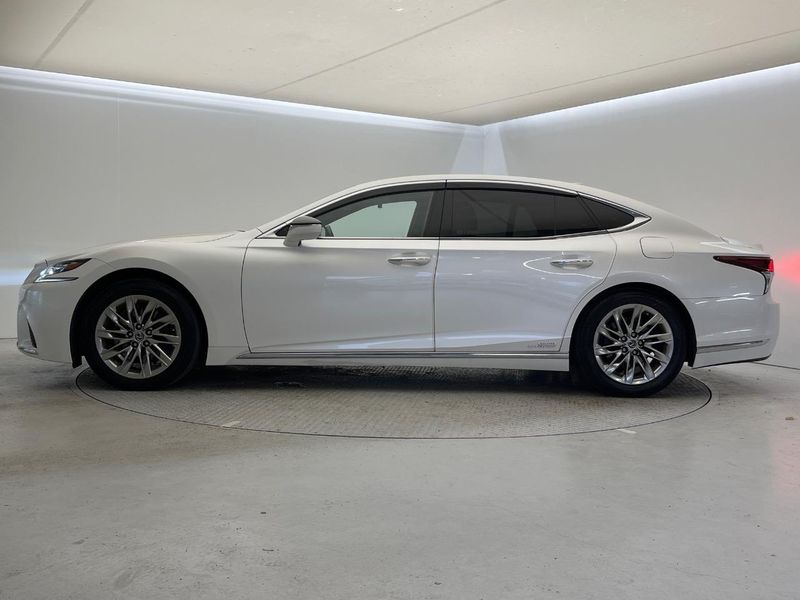2018 Lexus LS DAA-GVF55 (UW-6a79409c8dd8d)[29]