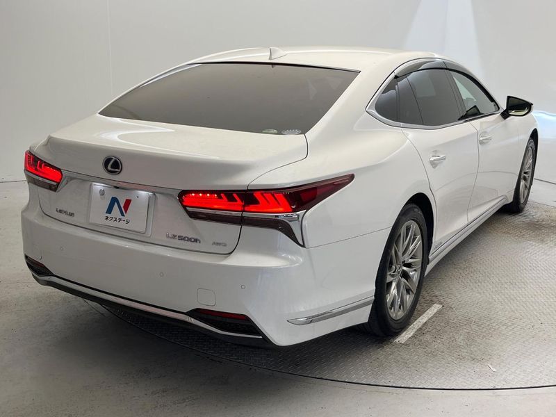 2018 Lexus LS DAA-GVF55 (UW-6a79409c8dd8d)[14]