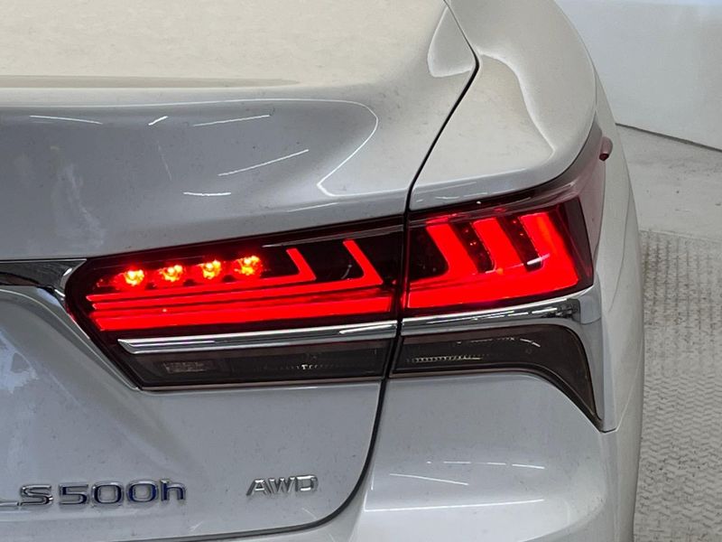 2018 Lexus LS DAA-GVF55 (UW-6a79409c8dd8d)[19]