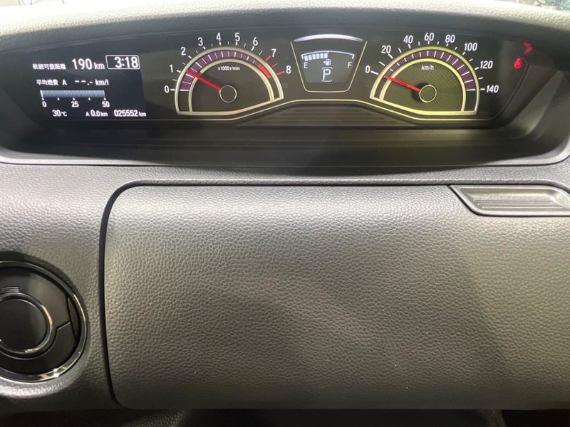 2018 Honda N-BOX CUSTOM DBA-JF4 (UW-6a79410e79a4b)[19]