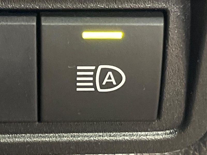 2020 Toyota Yaris 5BA-MXPA10 (UW-6a79423725396)[28]