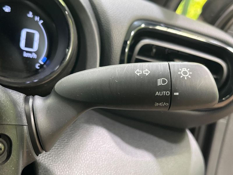 2020 Toyota Yaris 5BA-MXPA10 (UW-6a79423725396)[21]