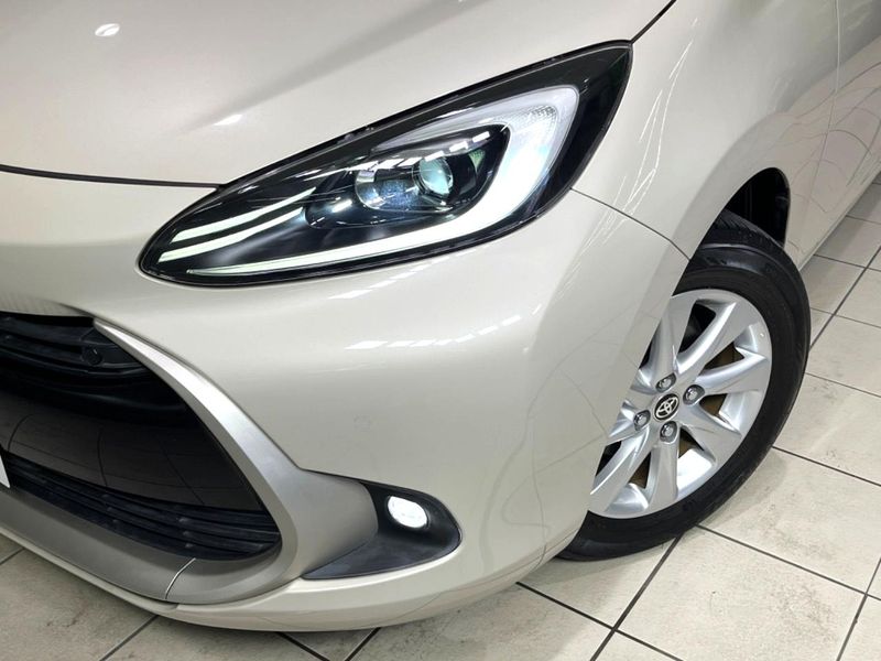 2021 Toyota Aqua 6AA-MXPK11 (UW-6a79424de2078)[10]