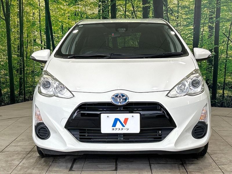 2016 Toyota Aqua DAA-NHP10 (UW-6a7942896632d)[4]