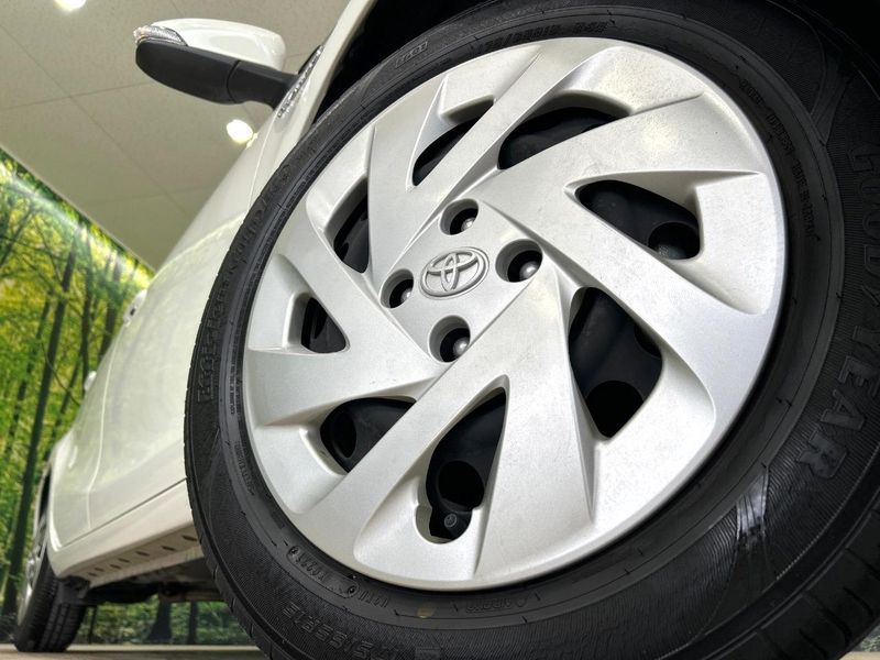 2016 Toyota Aqua DAA-NHP10 (UW-6a7942896632d)[14]