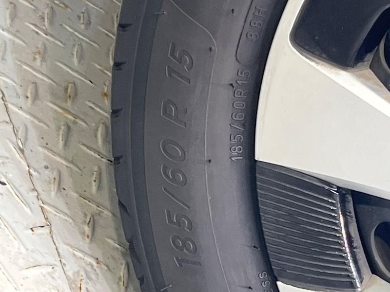 2019 Toyota Aqua DAA-NHP10 (UW-6a79428becbd1)[18]