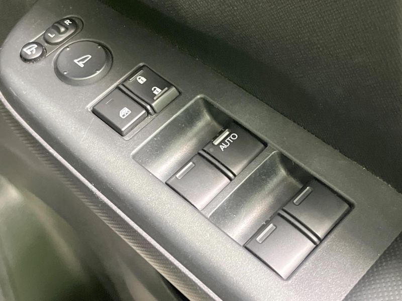 2014 Honda Stepwgn Spada DBA-RK5 (UW-6a7942b67e540)[18]