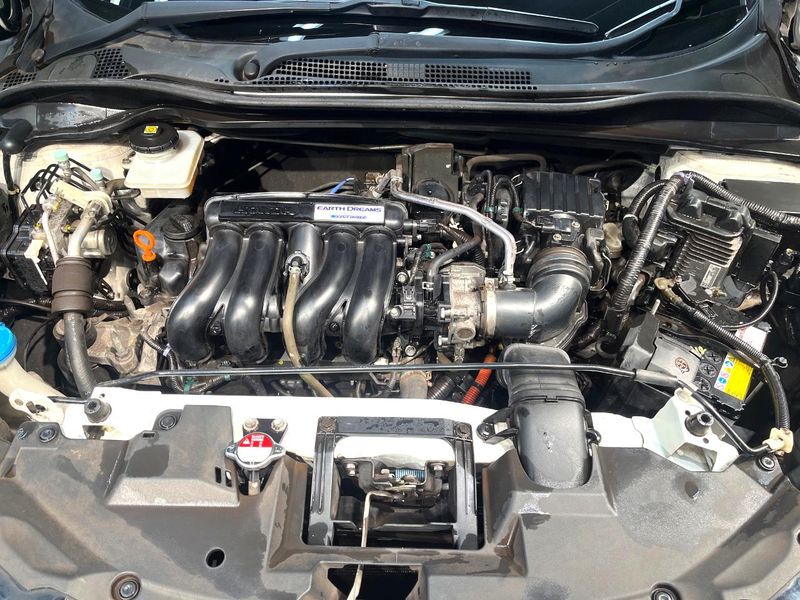 2016 Honda Vezel DAA-RU3 (UW-6a7942c0790fb)[4]