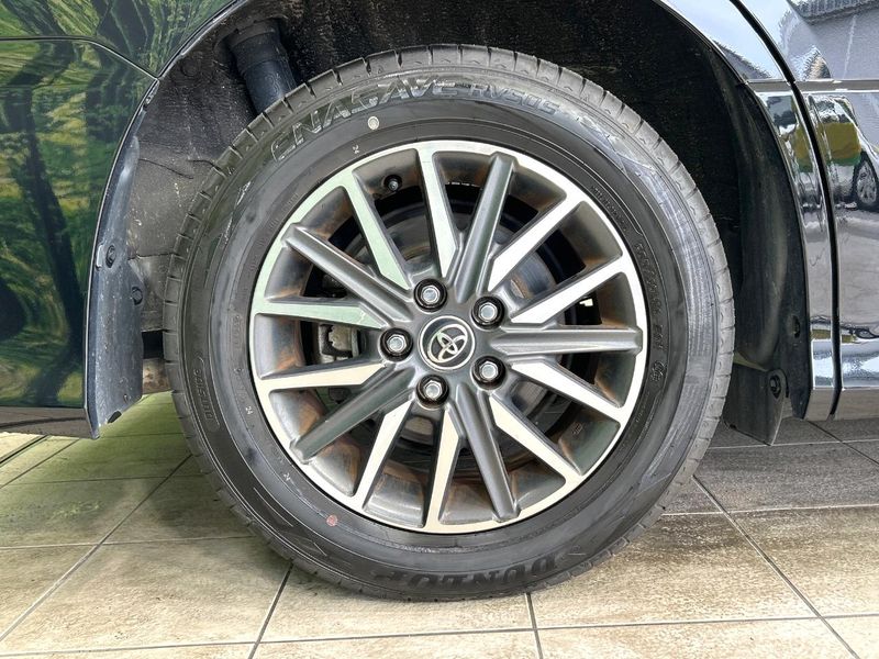 2015 Toyota Voxy DBA-ZRR80W (UW-6a79434634441)[19]
