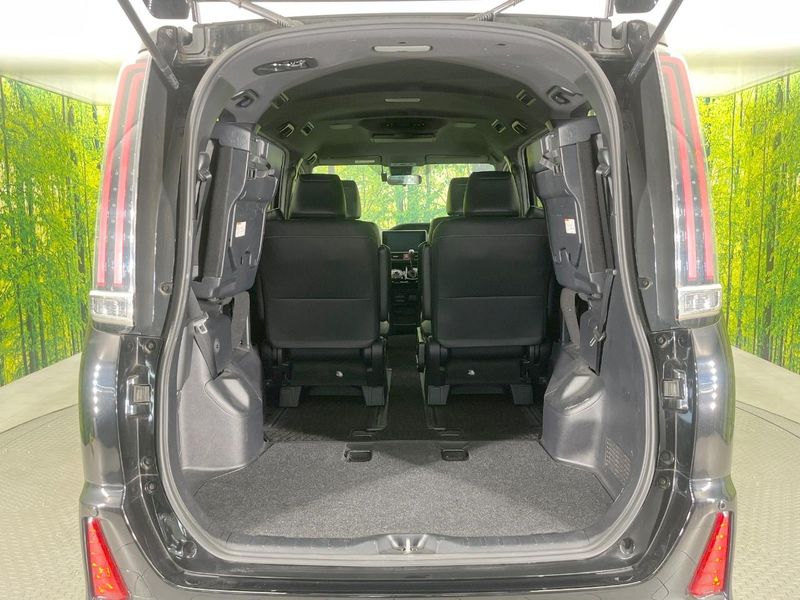 2018 Toyota Noah DBA-ZRR80W (UW-6a79434c41add)[29]