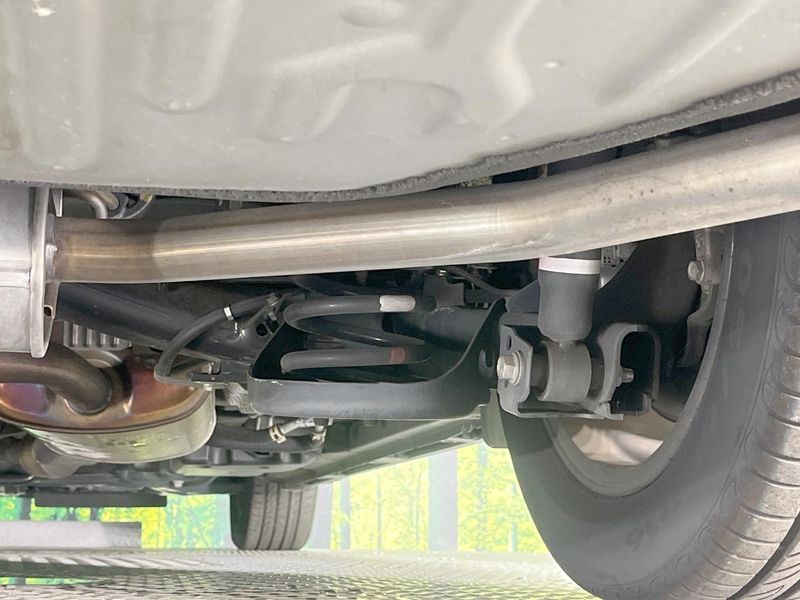 2018 Toyota Noah DBA-ZRR80W (UW-6a79434c41add)[24]