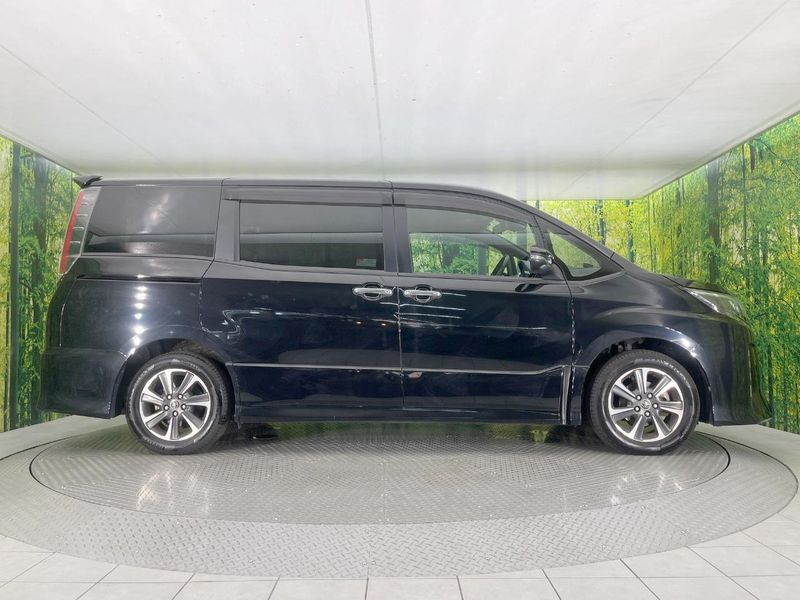 2018 Toyota Noah DBA-ZRR80W (UW-6a79434c41add)[17]