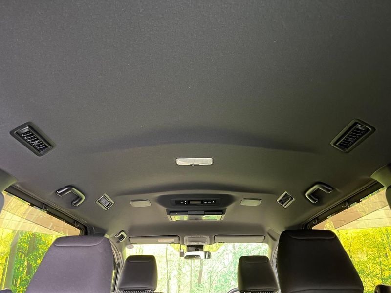 2019 Toyota Voxy DBA-ZRR80W (UW-6a79434dd4d49)[9]