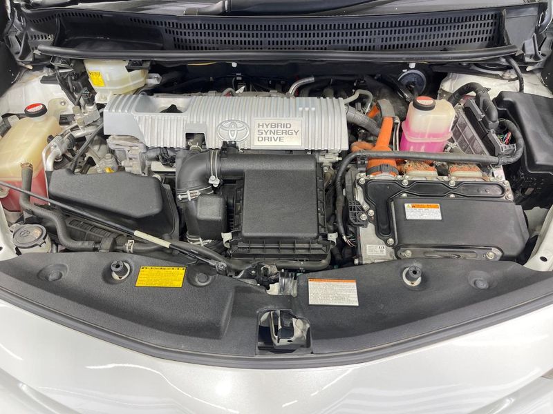 2014 Toyota Prius α DAA-ZVW41W (UW-6a79436cba742)[12]
