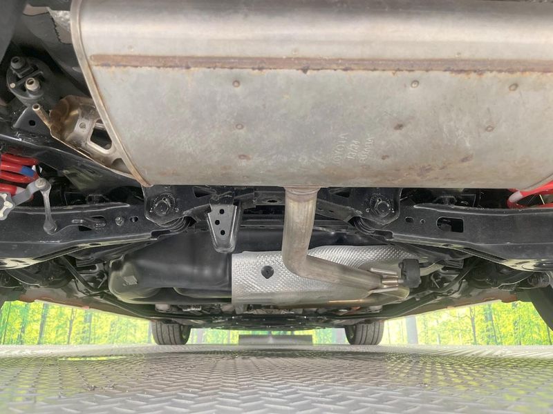 2019 Toyota Prius PHV DLA-ZVW52 (UW-6a79437bd4d41)[26]