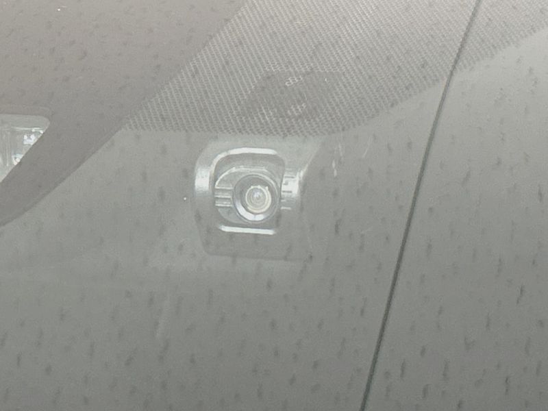 2018 Toyota Voxy DAA-ZWR80W (UW-6a794387dd86a)[4]